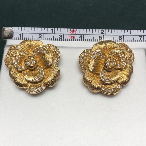 Dior gold brush tone floral clip on earrings with rhinestones. - Picture 7 of 7